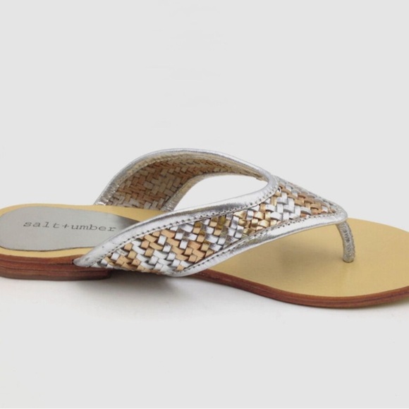 Salt + umber Women's Silver and Tan Sandals Flip flops Sz 9 NWOT - Picture 1 of 8